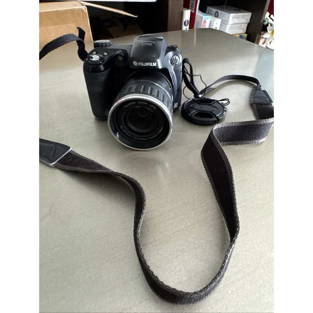 Fujifilm FinePix S5200 5.1MP Digital Camera - Y2K Digicam - Tested + 1GB xD Card